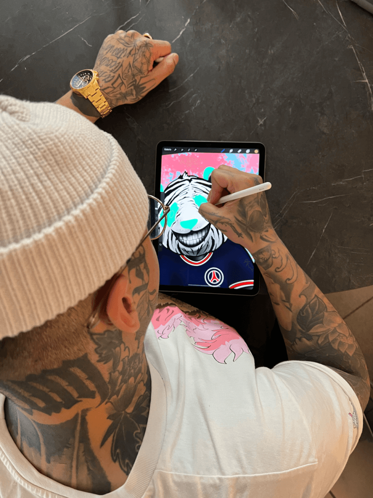 GIuly Artist Drawing